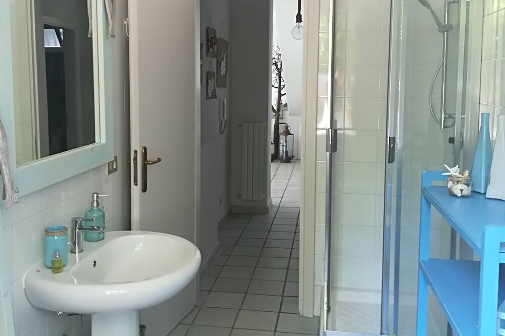 Photo of Bathroom in Cetraro