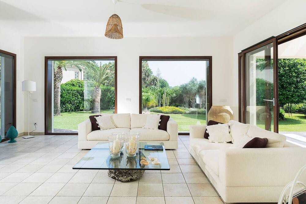 Photo of Livingroom in Fontane Bianche