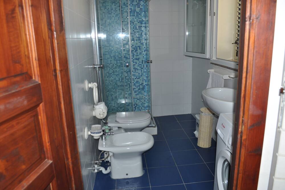 Photo of Bathroom in Pachino