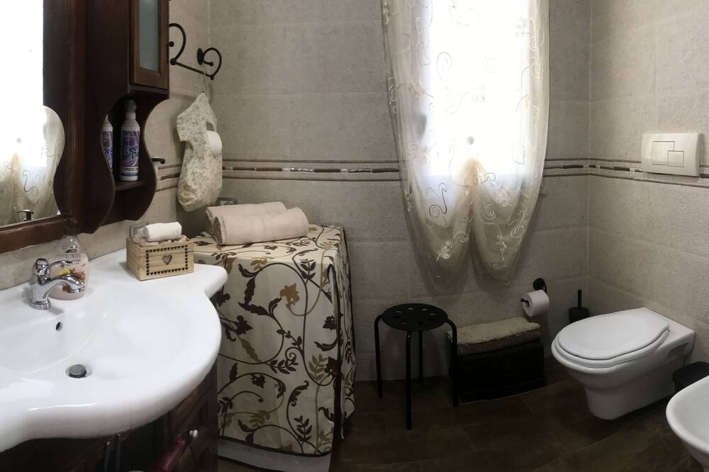 Photo of Bathroom in Partinico
