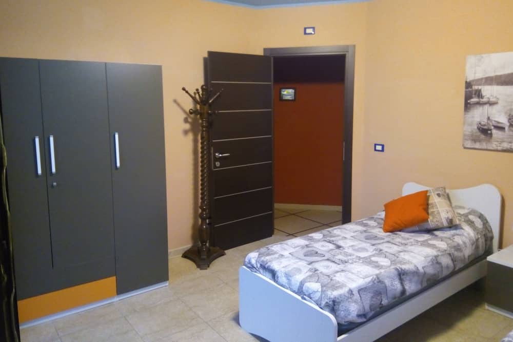 Photo of Bedroom in Marano Marchesato
