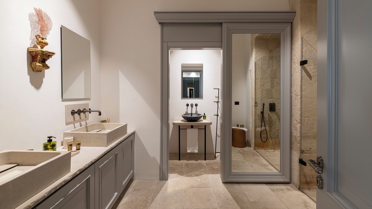 Photo of Bathroom in Noto Historic Centre