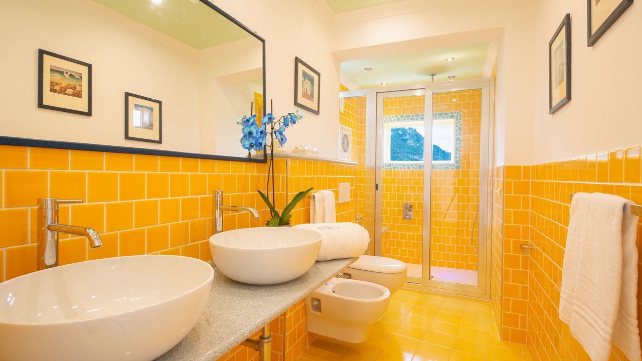 Photo of Bathroom in Forio