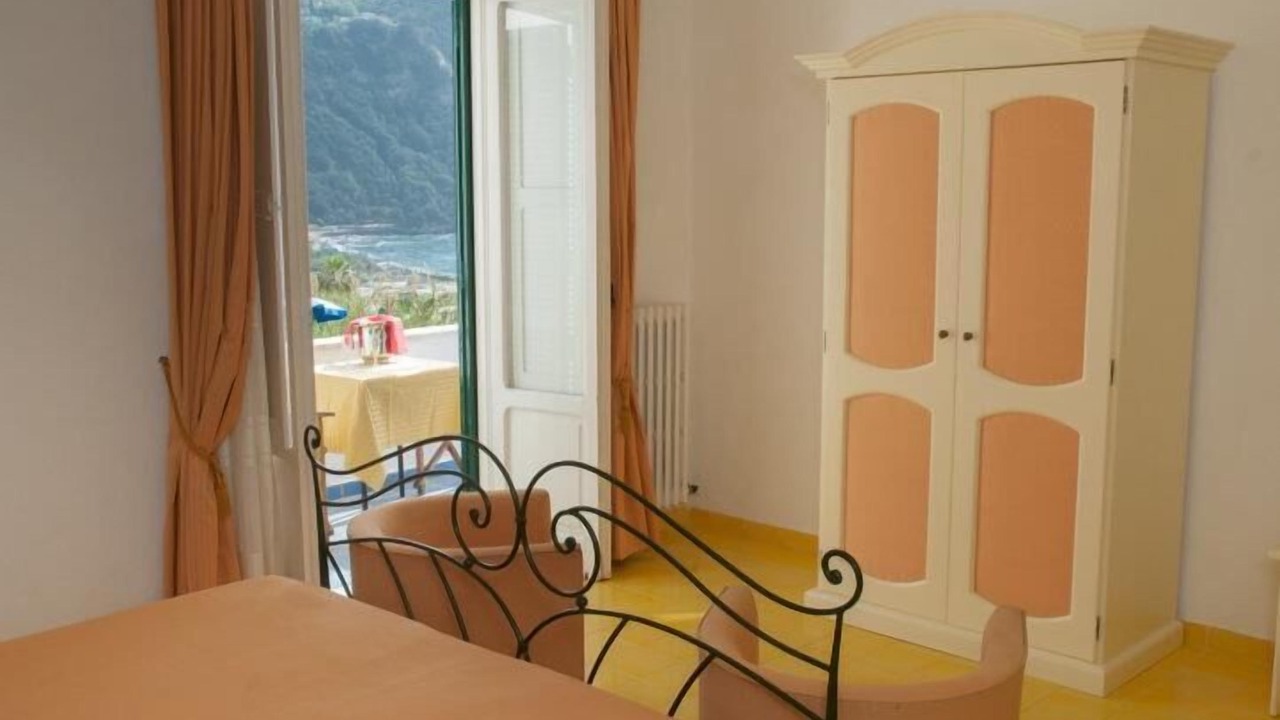 Photo of Bedroom in Forio