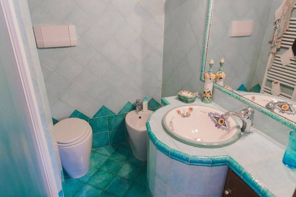 Photo of Bathroom in Villammare