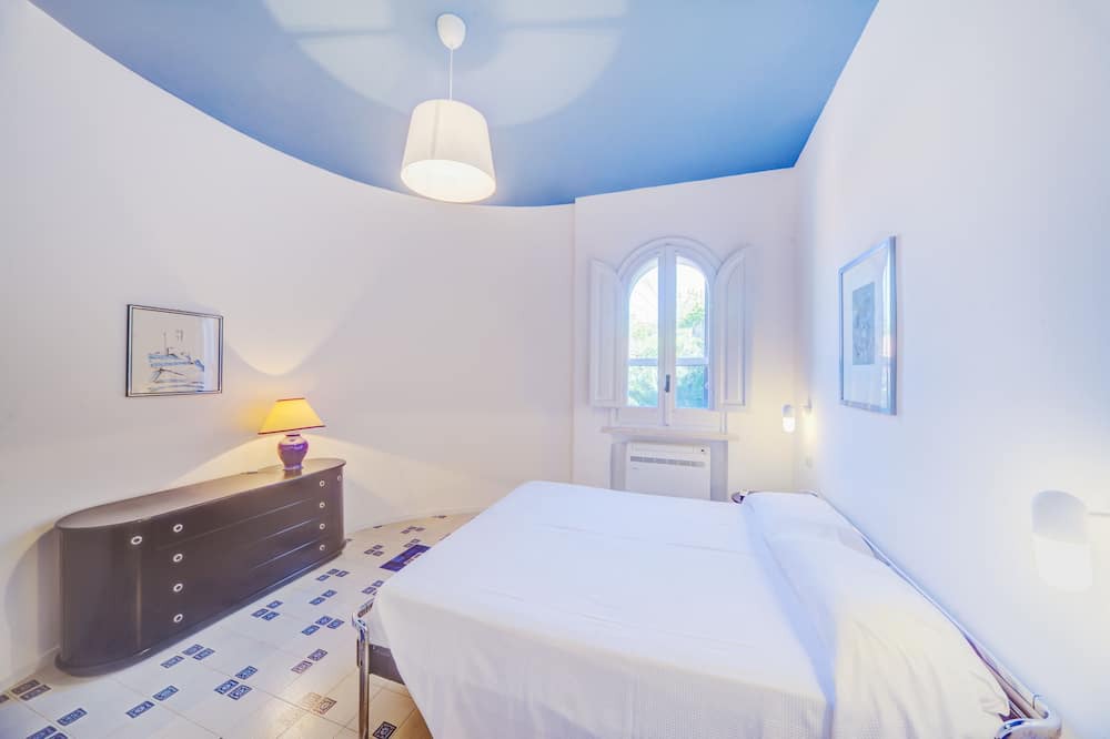 Photo of Bedroom in Costa Saracena-Castelluccio