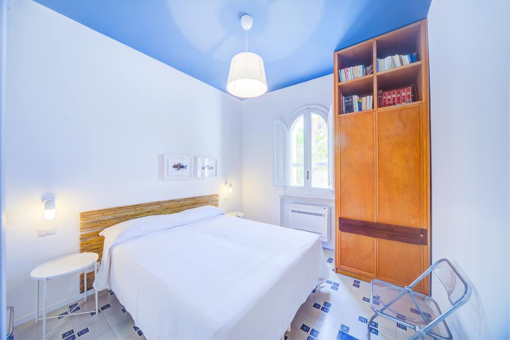 Photo of Bedroom in Costa Saracena-Castelluccio