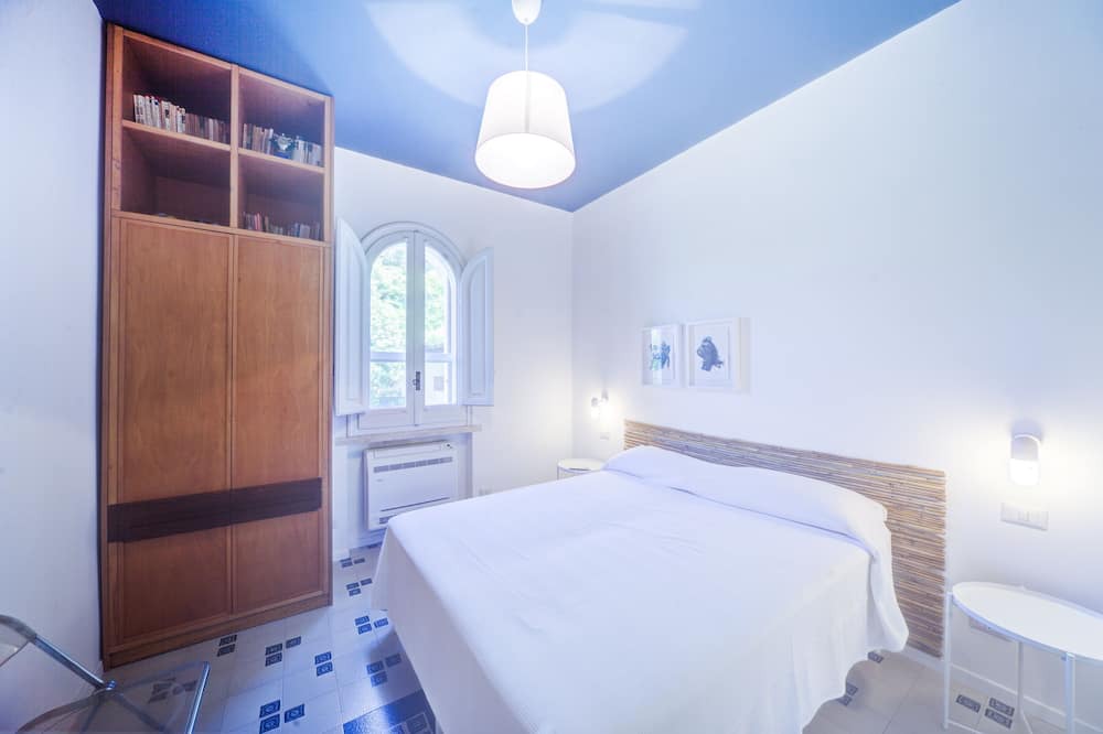 Photo of Bedroom in Costa Saracena-Castelluccio
