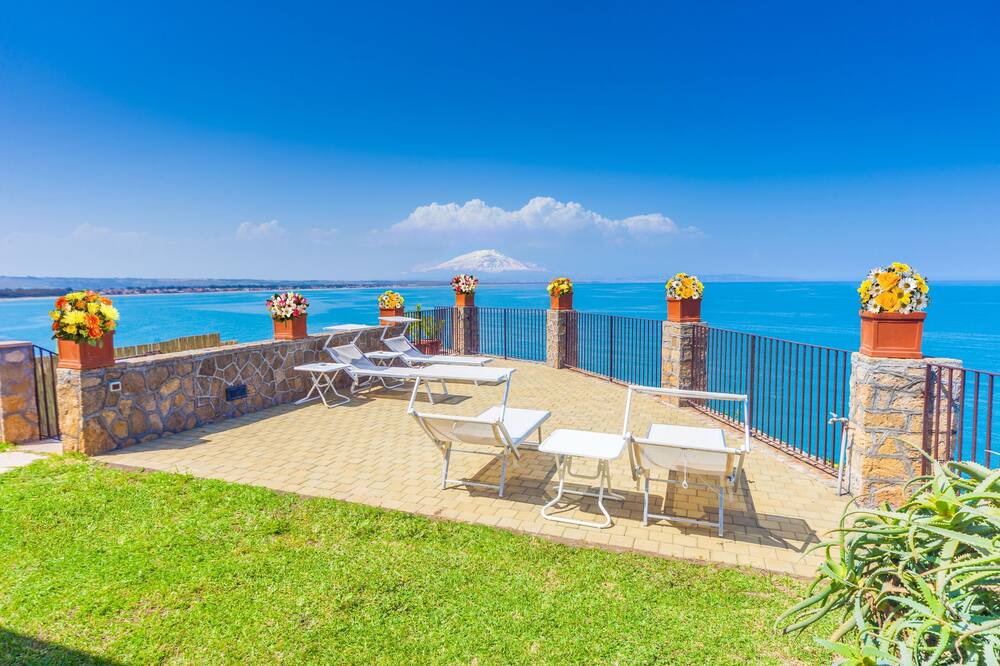 Photo of Outdoor in Costa Saracena-Castelluccio