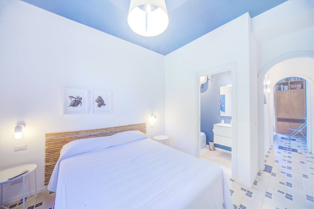 Photo of Bedroom in Costa Saracena-Castelluccio