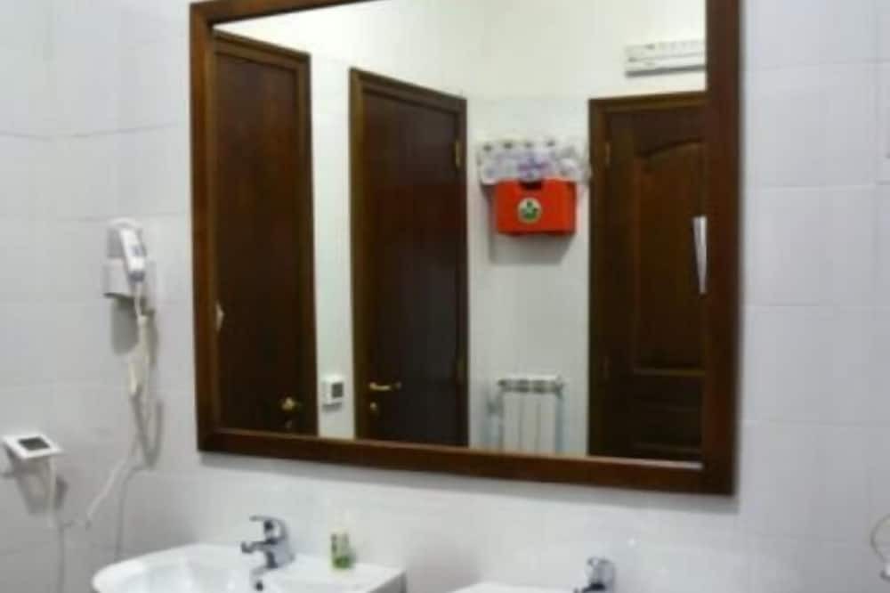 Photo of Bathroom in Altomonte