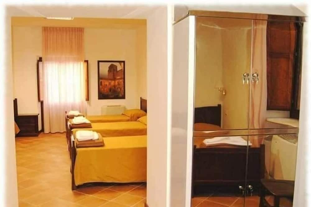 Photo of Bedroom in Altomonte