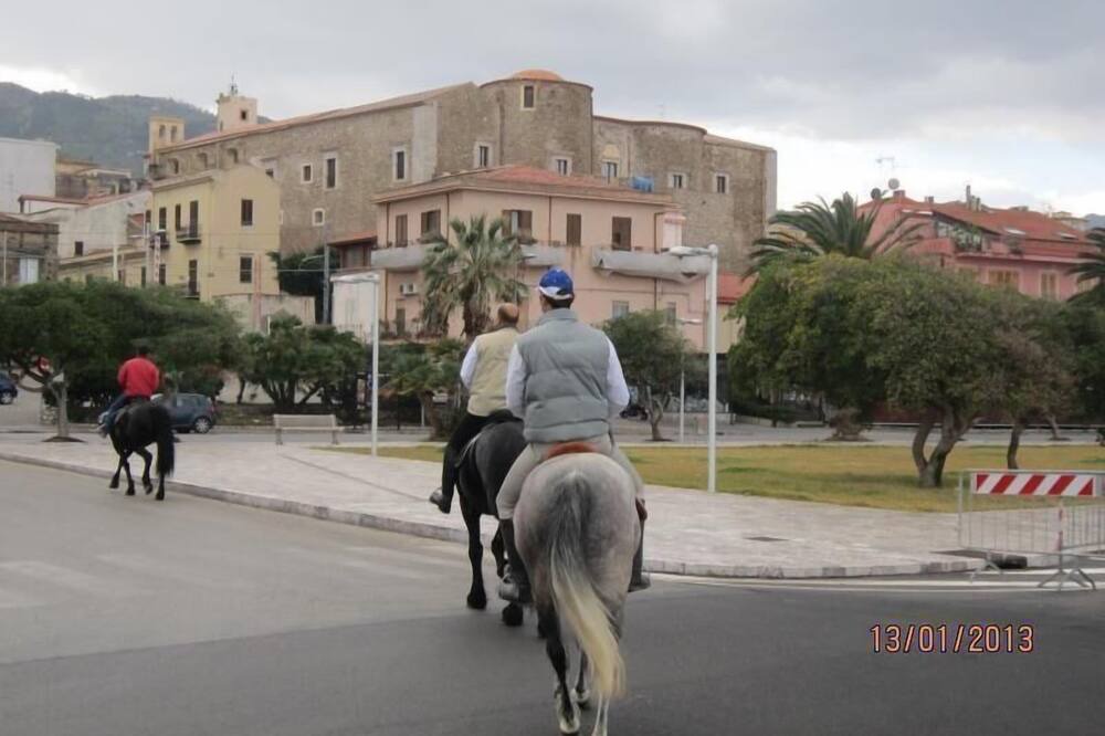 Photo of Others in Iria
