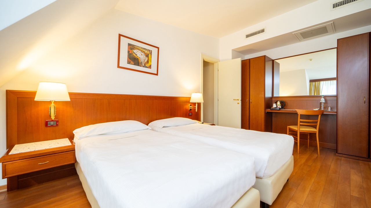 Photo of Bedroom in Roges