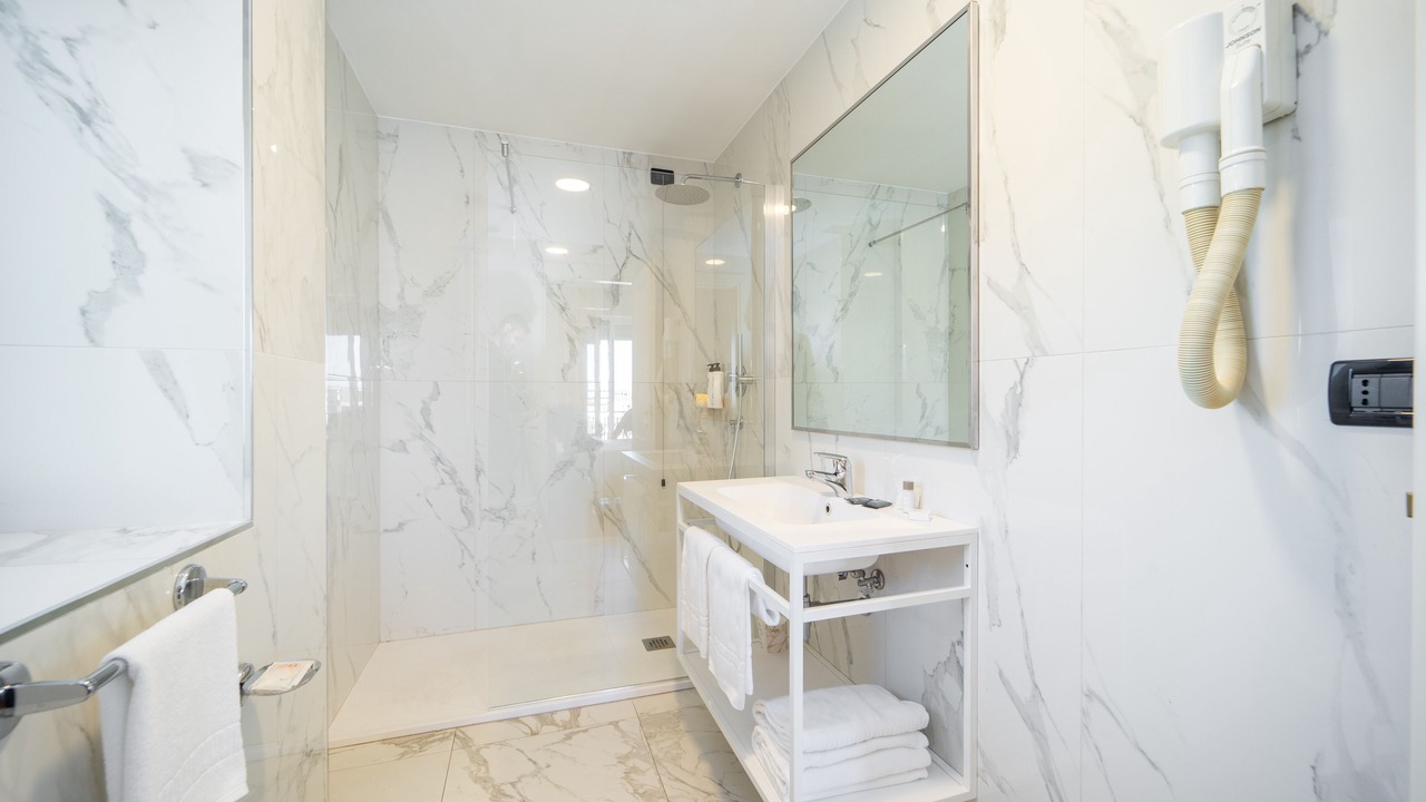 Photo of Bathroom in Roges