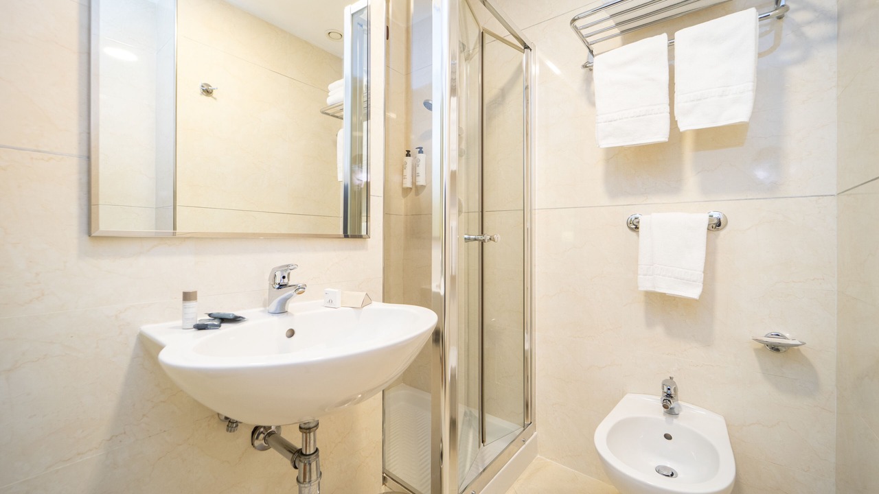 Photo of Bathroom in Roges