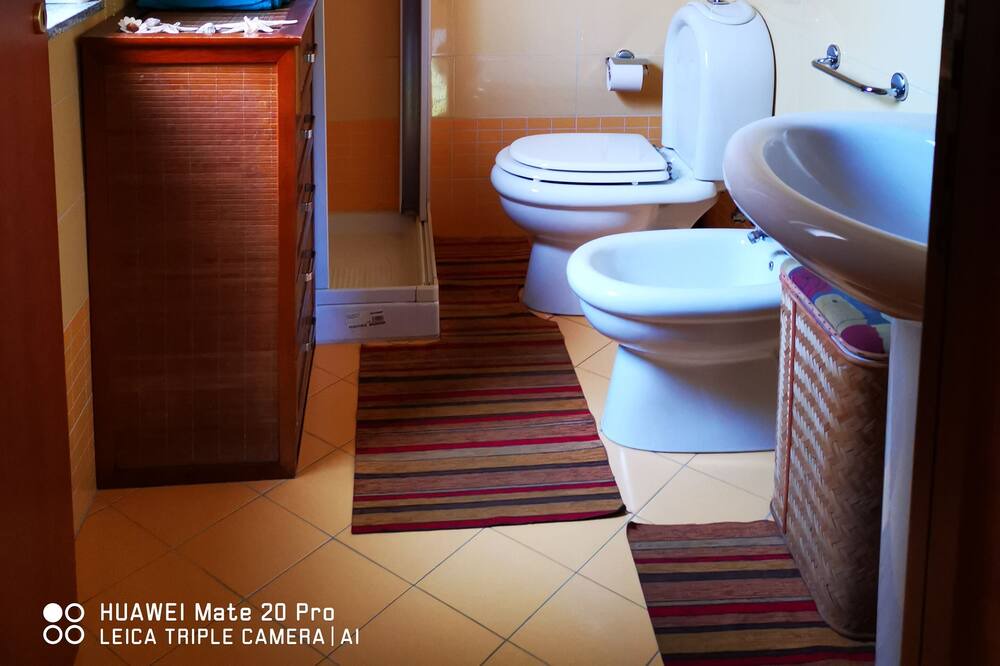Photo of Bathroom in Mascali