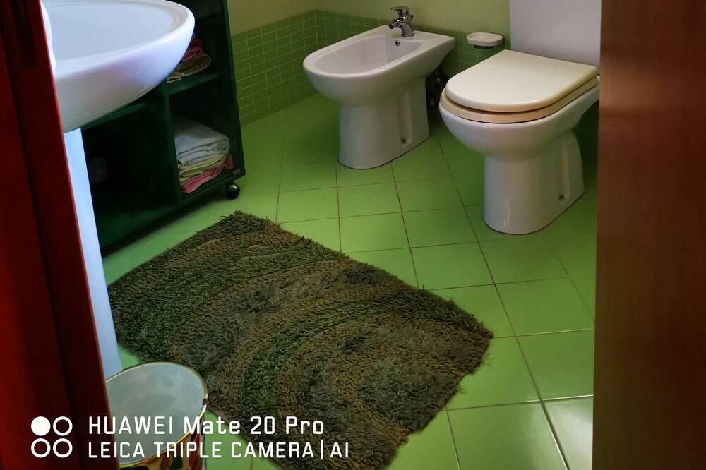 Photo of Bathroom in Mascali