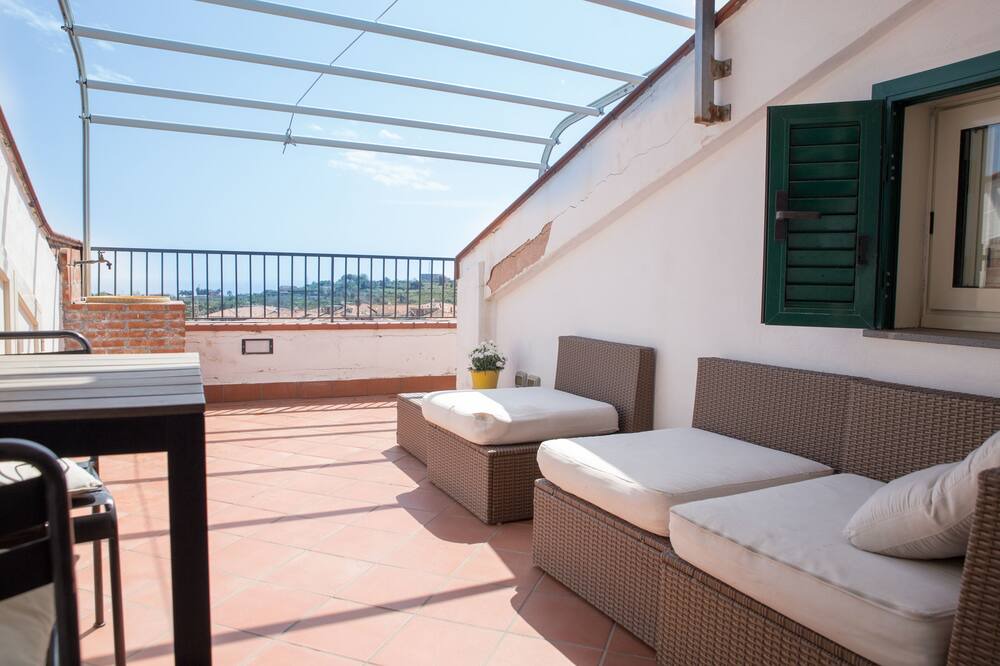 Photo of Patio Balcony in Aci Catena