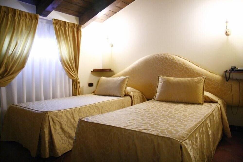 Photo of Bedroom in Gioia Tauro