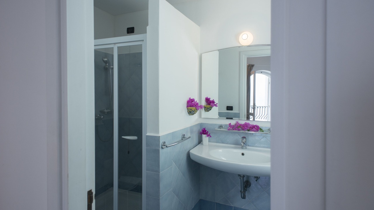 Photo of Bathroom in Malfa