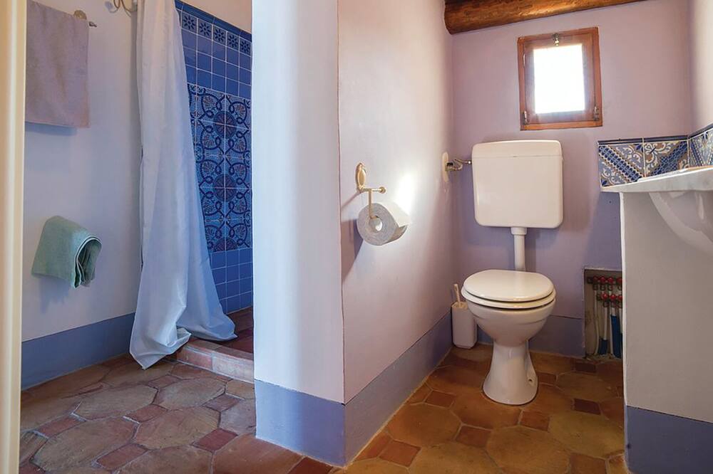 Photo of Bathroom in Collesano