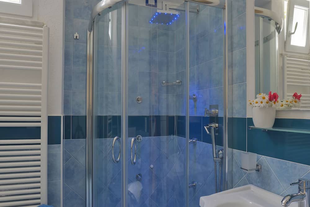 Photo of Bathroom in Forio