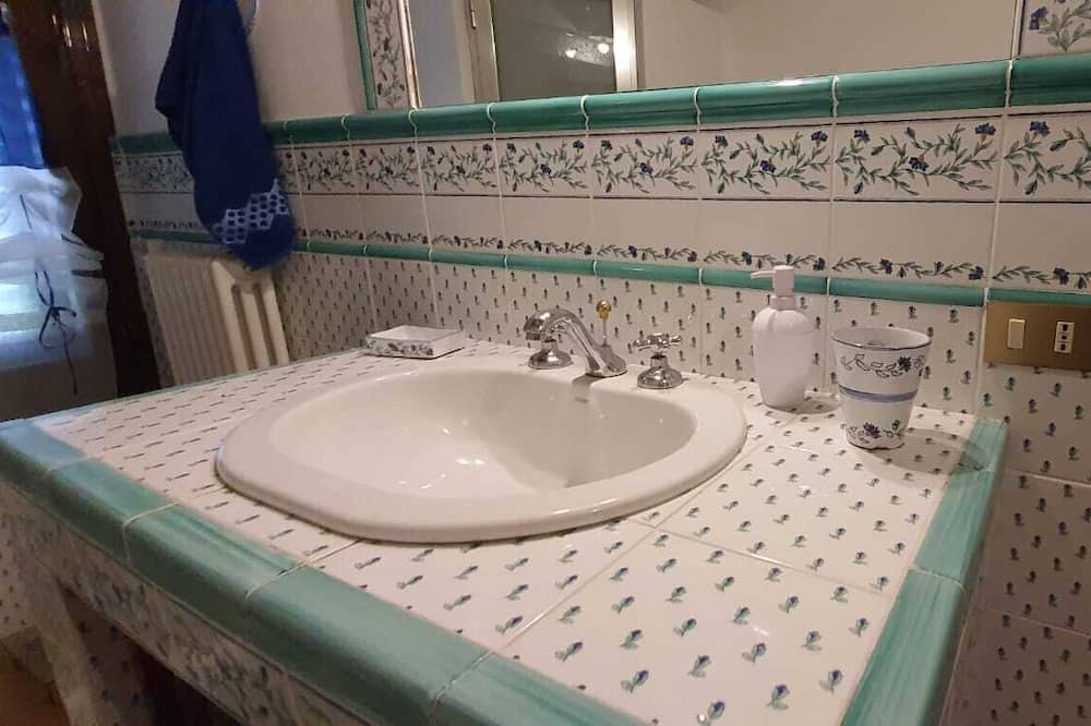 Photo of Bathroom in Trabia