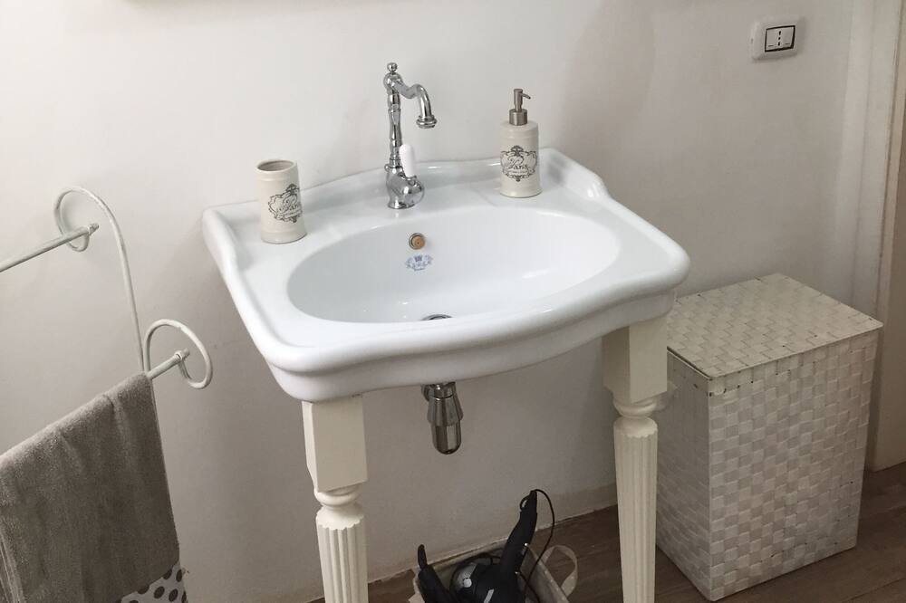 Photo of Bathroom in Granitola Torretta