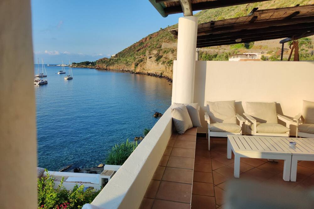 Photo of Patio Balcony in Santa Marina Salina