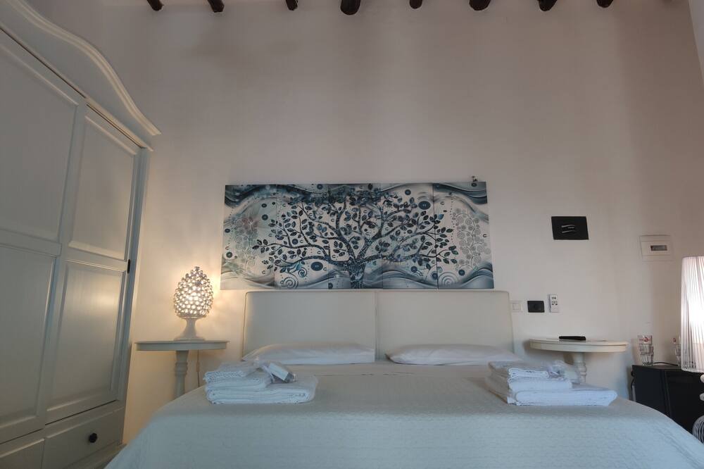 Photo of Bedroom in Santa Marina Salina