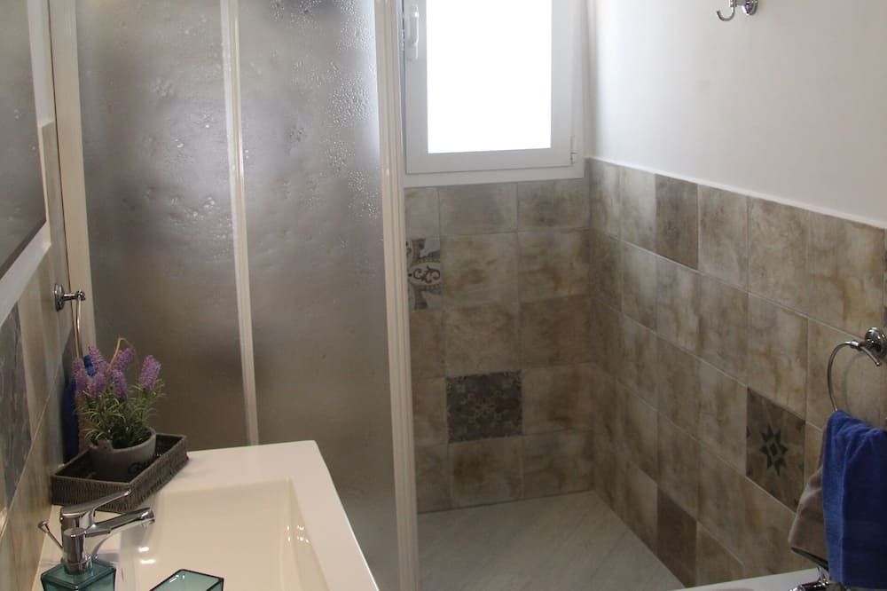 Photo of Bathroom in Macari