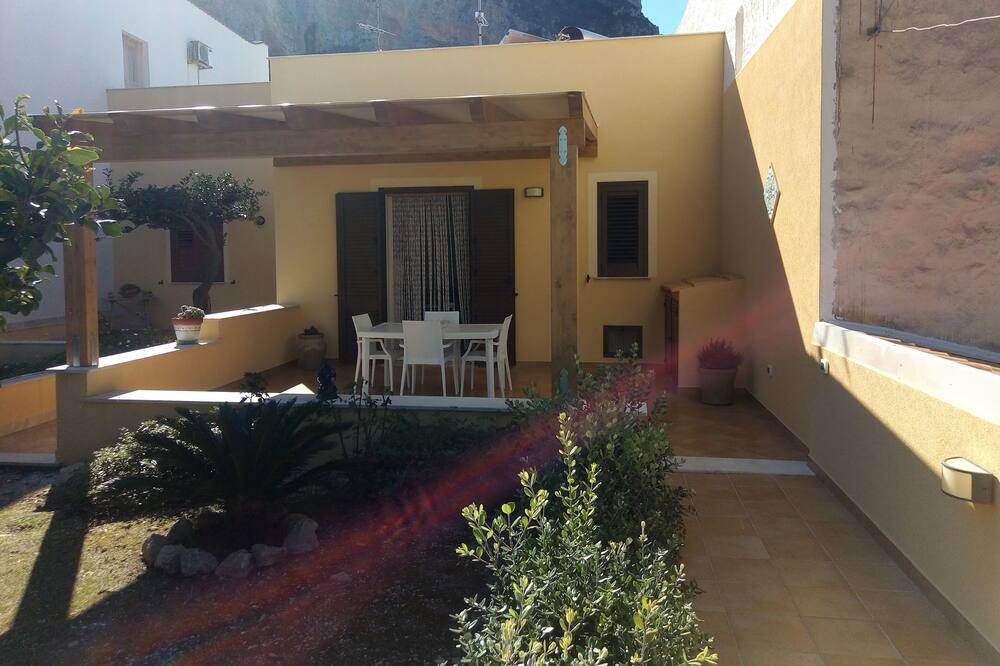 Photo of Patio Balcony in Macari