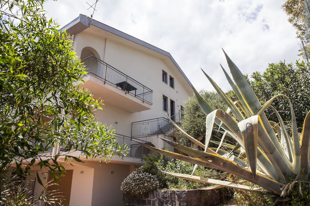 Photo of Outdoor in Archi