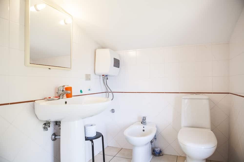 Photo of Bathroom in Archi
