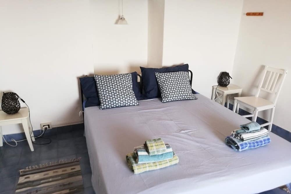 Photo of Bedroom in Alicudi Porto