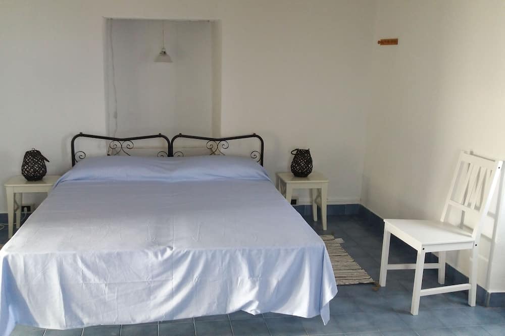 Photo of Bedroom in Alicudi Porto
