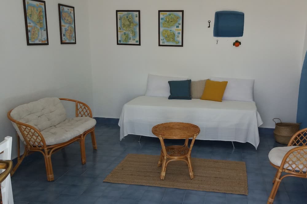 Photo of Livingroom in Alicudi Porto