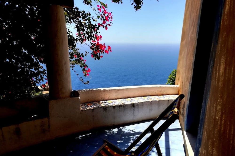 Photo of Patio Balcony in Alicudi Porto