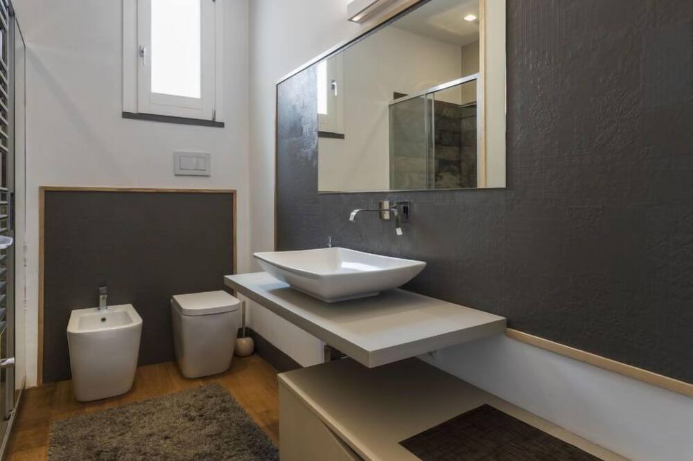 Photo of Bathroom in Addaura