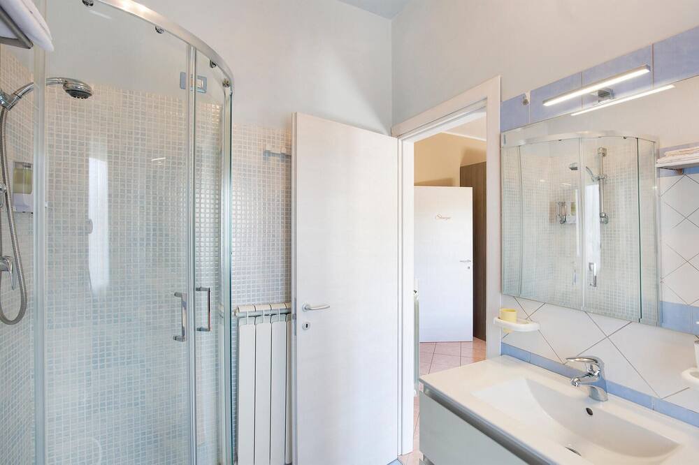 Photo of Bathroom in Villa San Giovanni