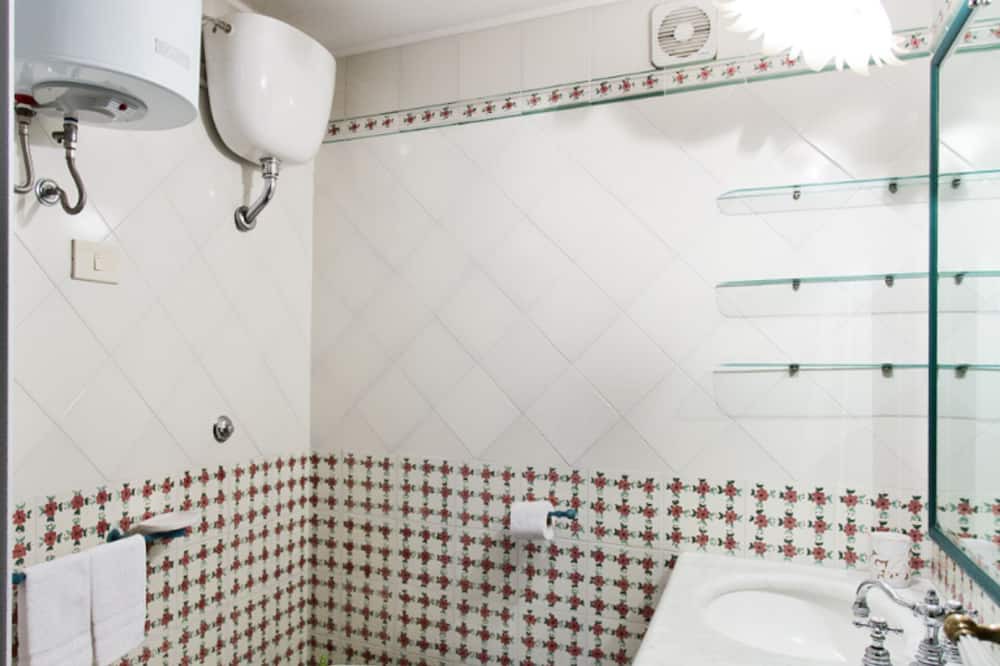 Photo of Bathroom in Trabia