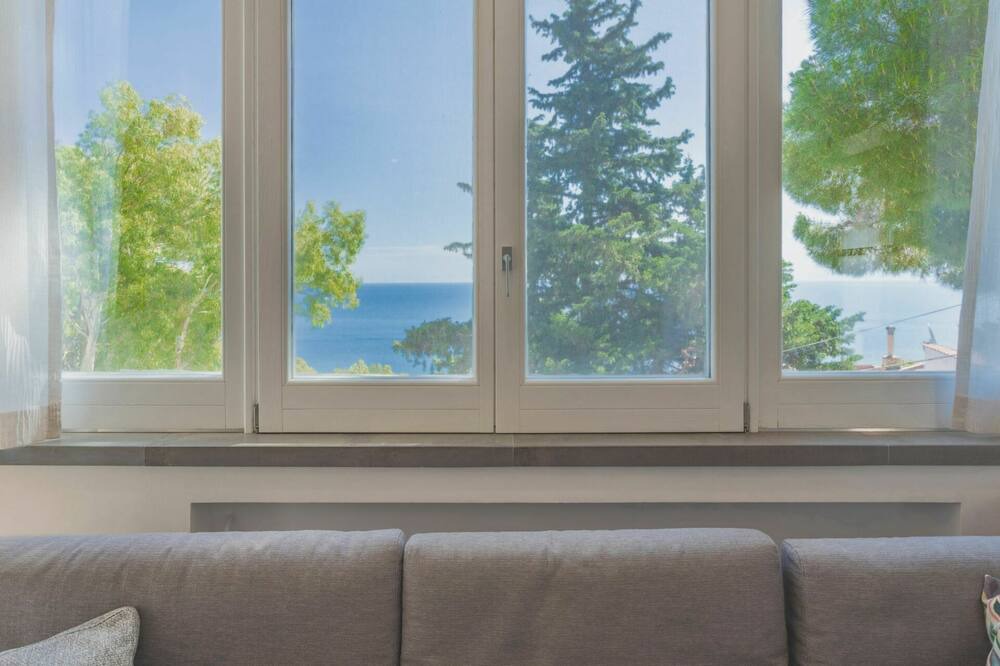 Photo of Others in Addaura