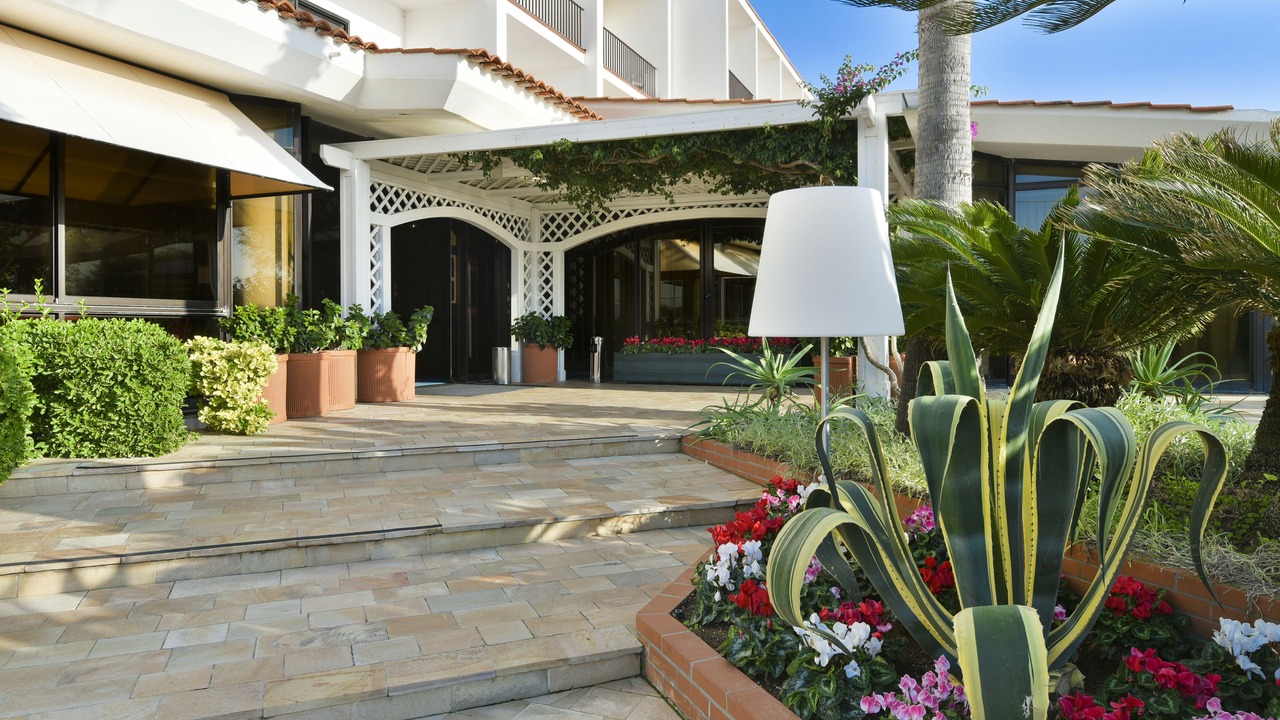 Photo of Outdoor in Laura