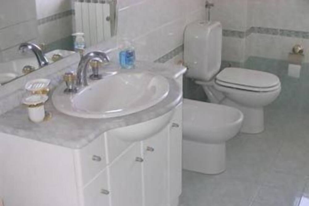 Photo of Bathroom in Piraino