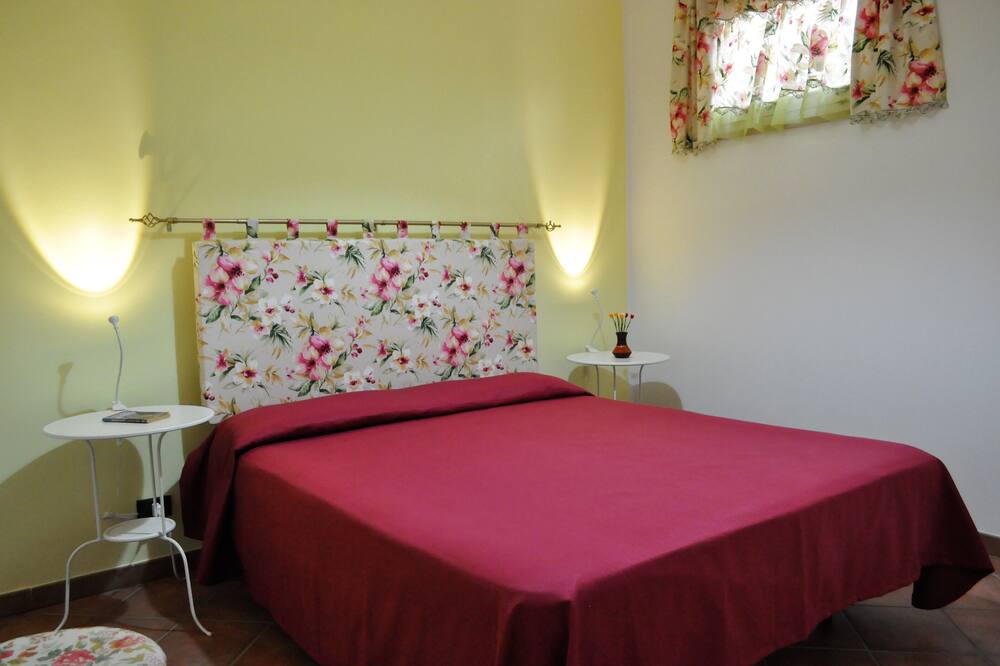 Photo of Bedroom in Castelluzzo