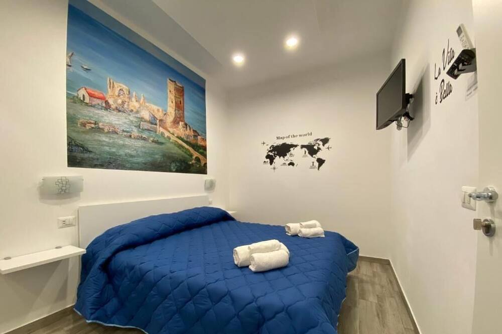 Photo of Bedroom in Campofelice di Roccella