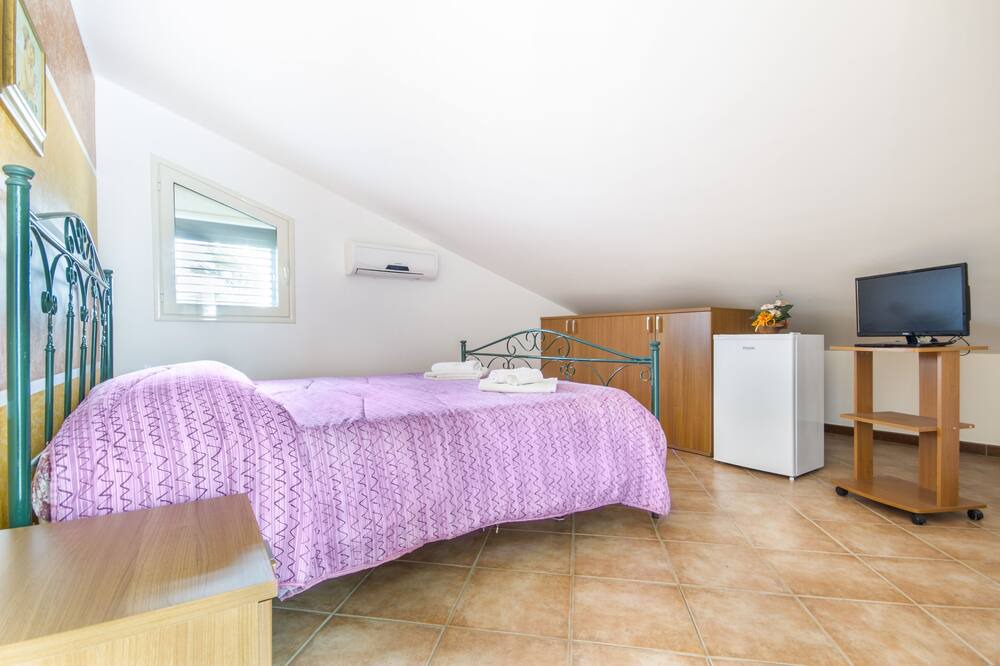 Photo of Bedroom in Campofelice di Roccella