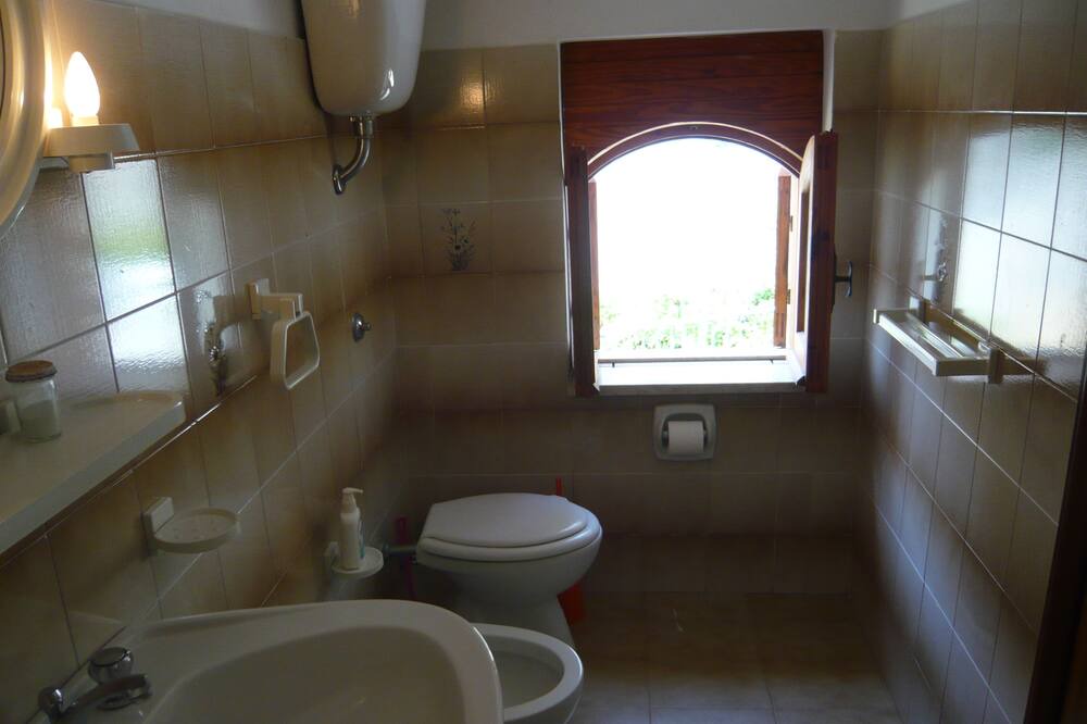 Photo of Bathroom in Fuscaldo