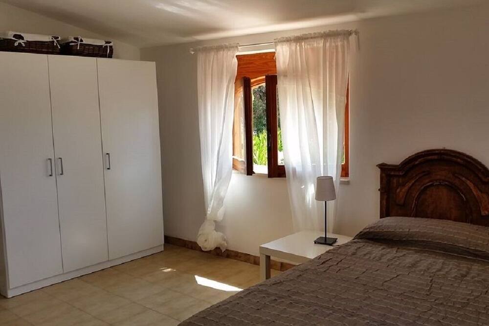 Photo of Bedroom in Fuscaldo